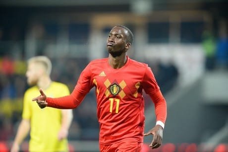 Dodi Lukebakio décu prends une carte rouge