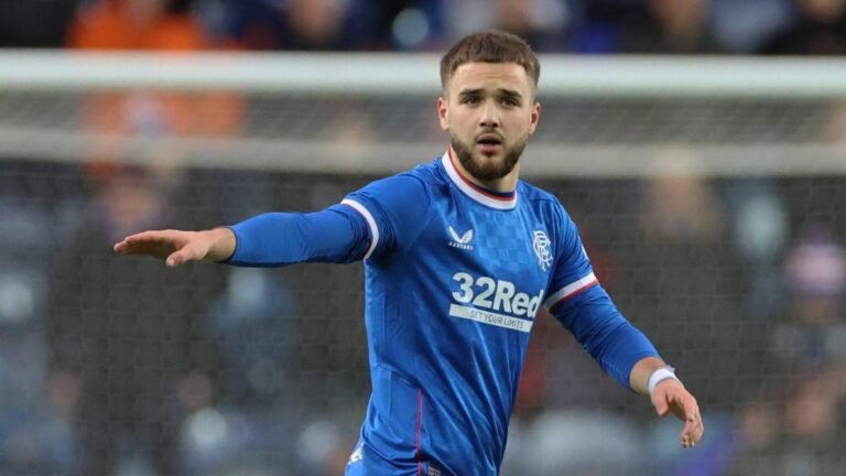 Nicolas Raskin sur le terrain des Glagow rangers